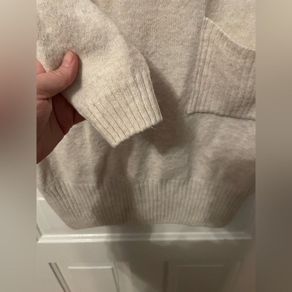 Cozy Oversized Sweater Dress with Pockets - Picture 6 of 9